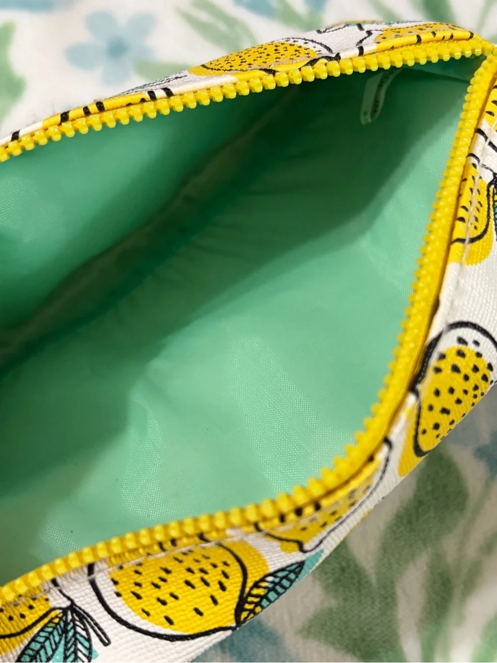 ipsy lemon bag